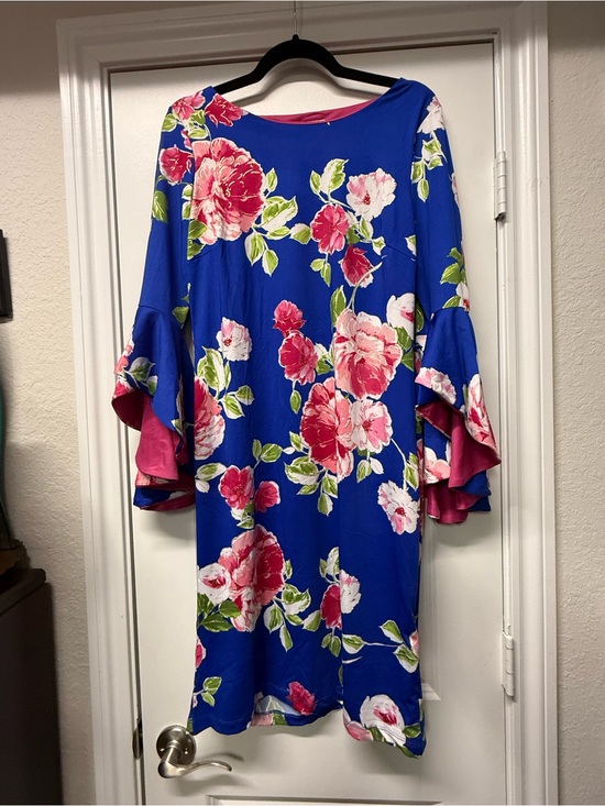 Shelby & Palmer Dresses & Skirts - Shelby & Palmer Floral Dress 🌸 Blue Pink Gold Detail Bell Sleeve Size 10